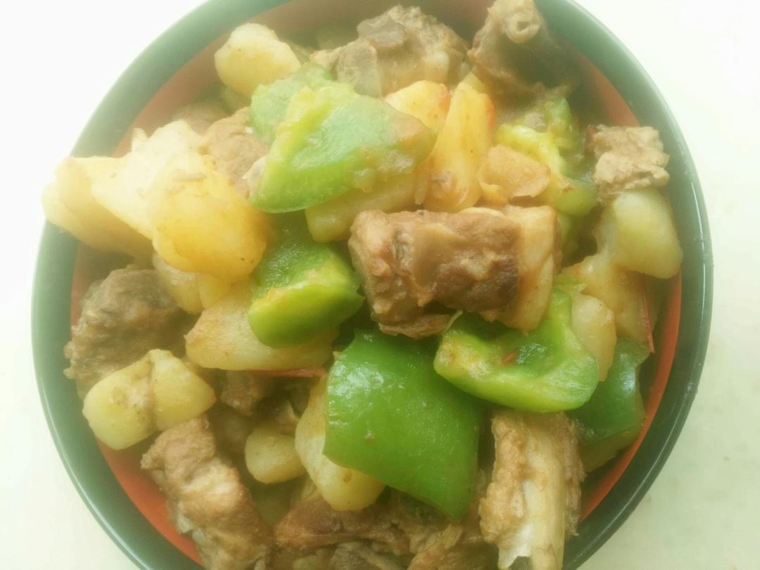 土豆炖排骨