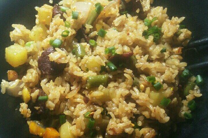 腊肠土豆焖饭（电饭锅版）