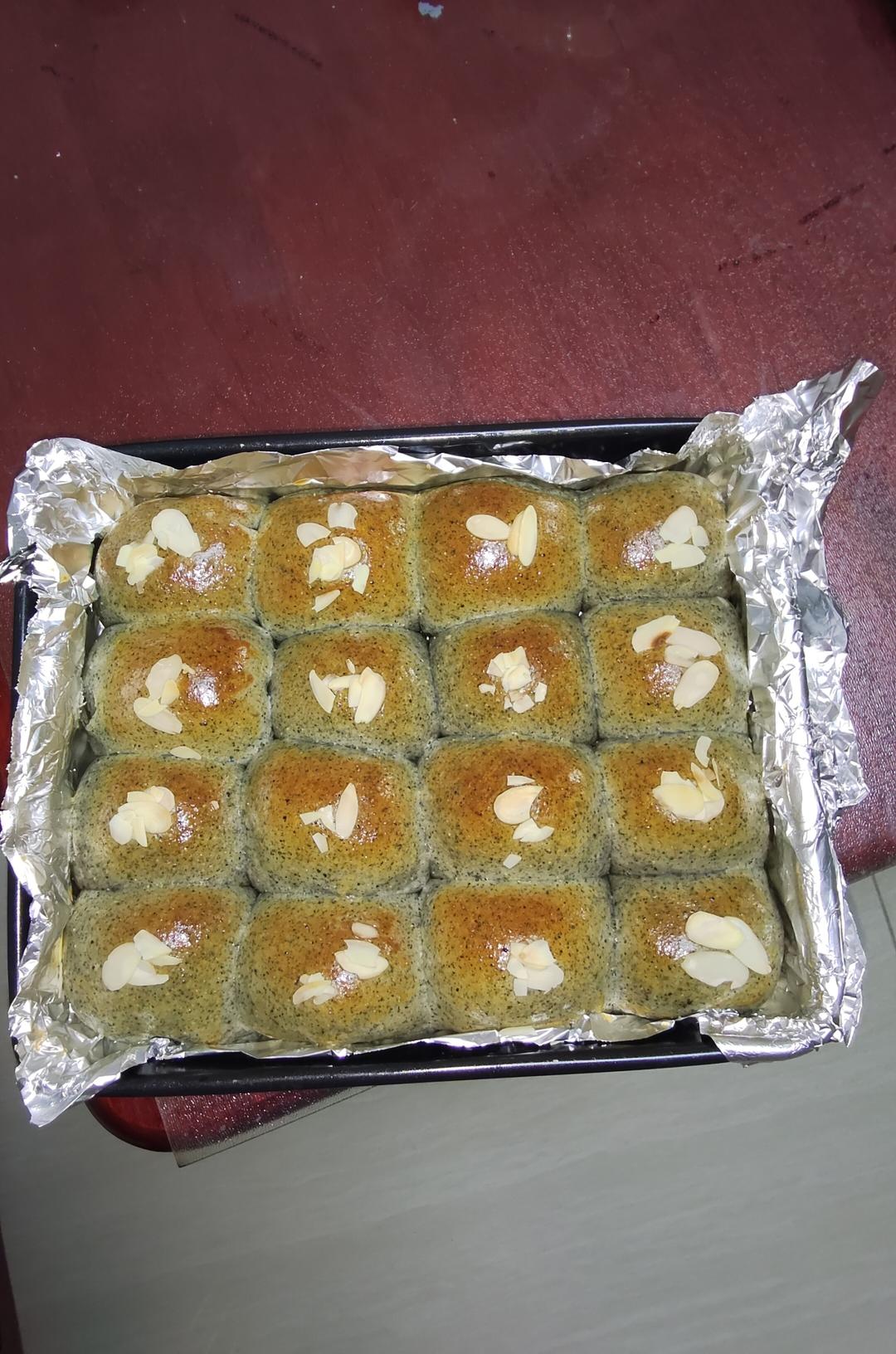 黑芝麻奶酥乳酪小餐包🌈馅料满满🧀香浓柔软