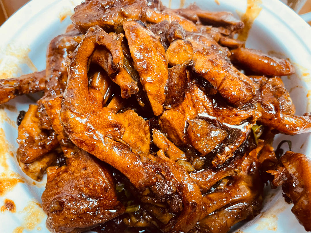 红烧鸭掌煲