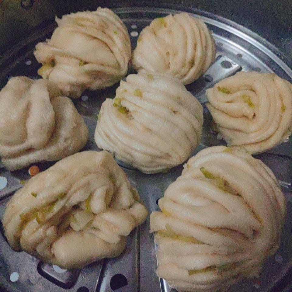 葱油花卷，一根筷子卷出漂亮的造型