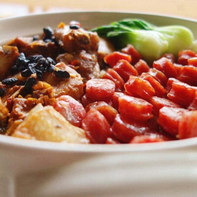 香肠煲仔饭