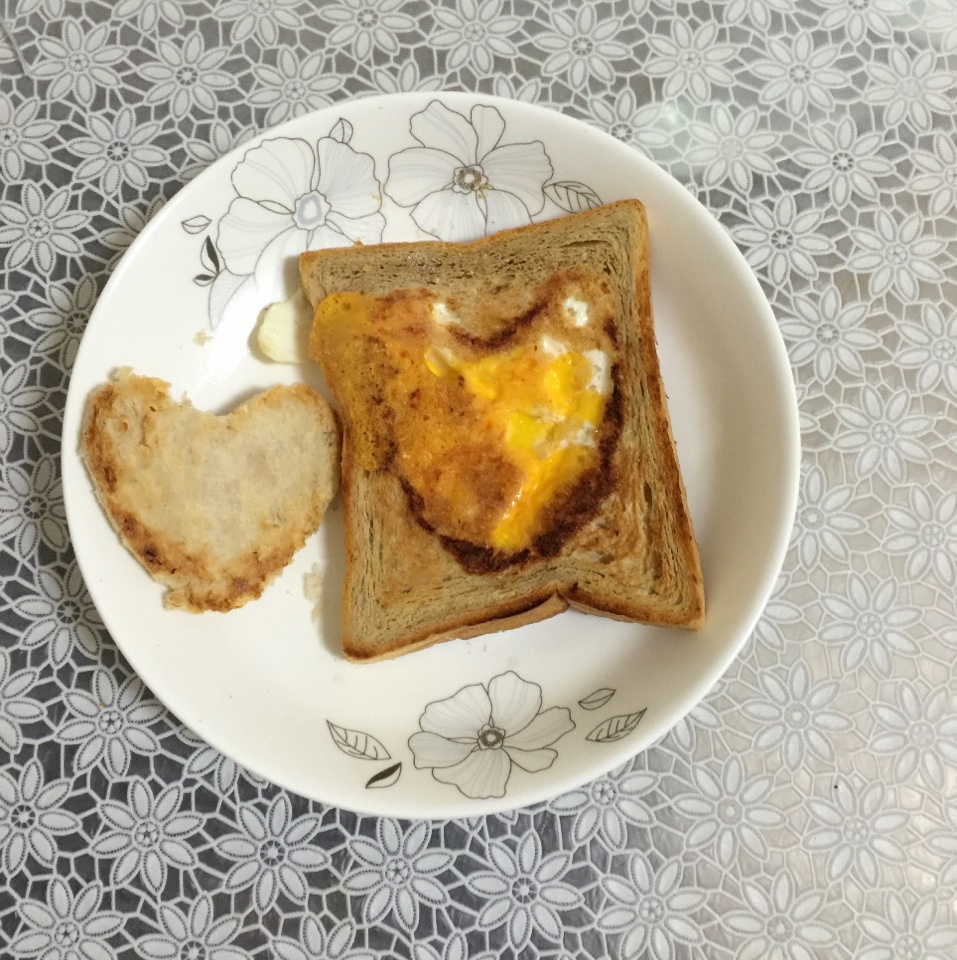 吐司煎蛋/Egg in a basket