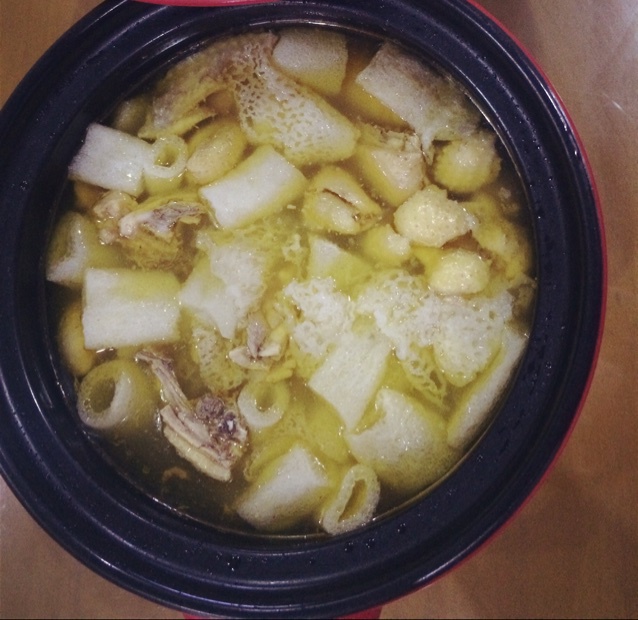 竹荪土鸡汤