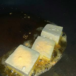 辣椒虾皮臭豆腐的做法 步骤2