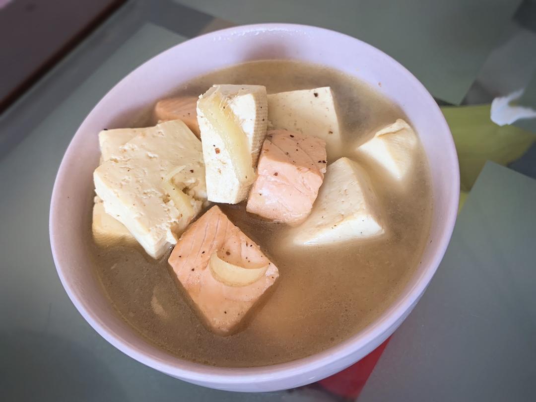 三文鱼豆腐汤