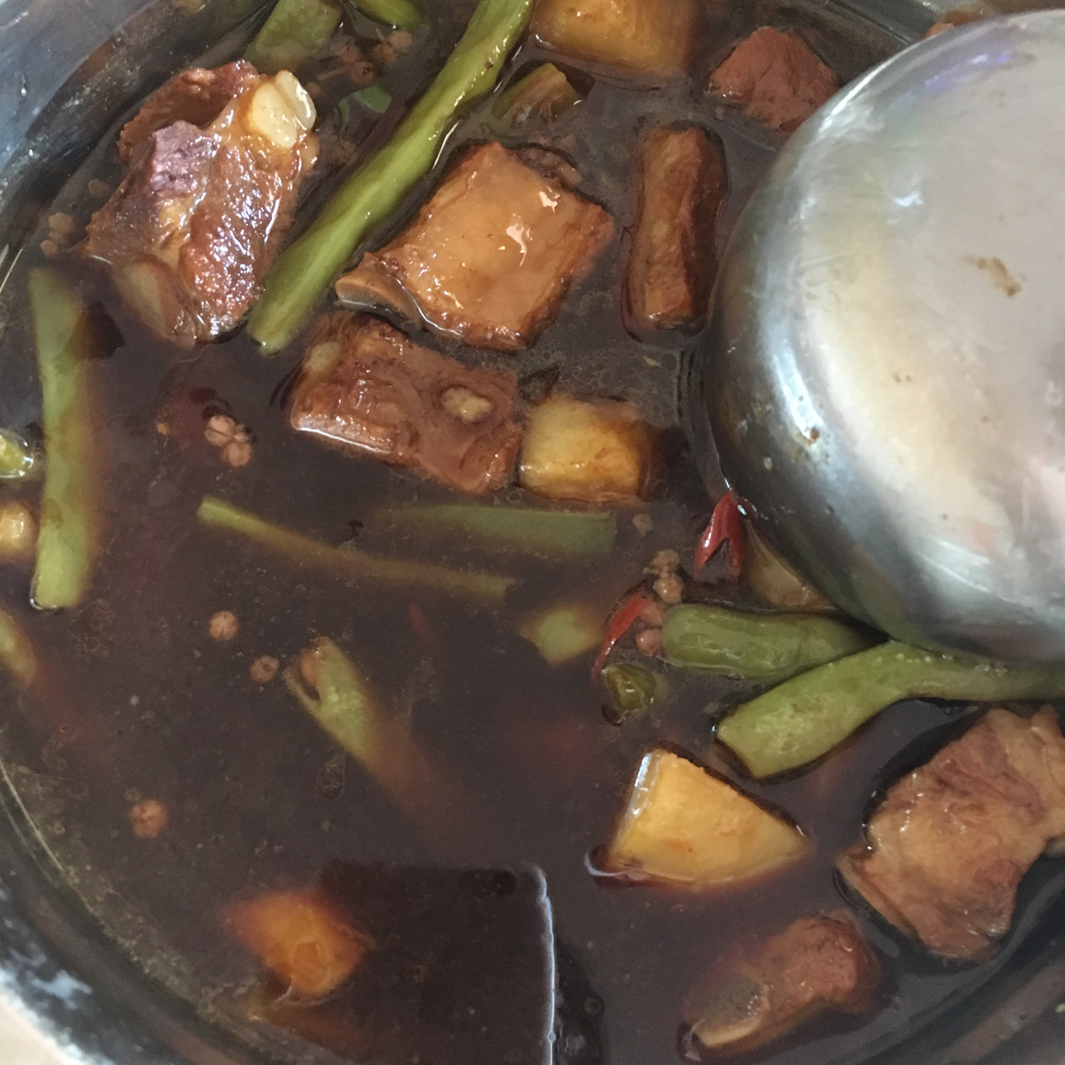 红烧排骨炖豆角土豆