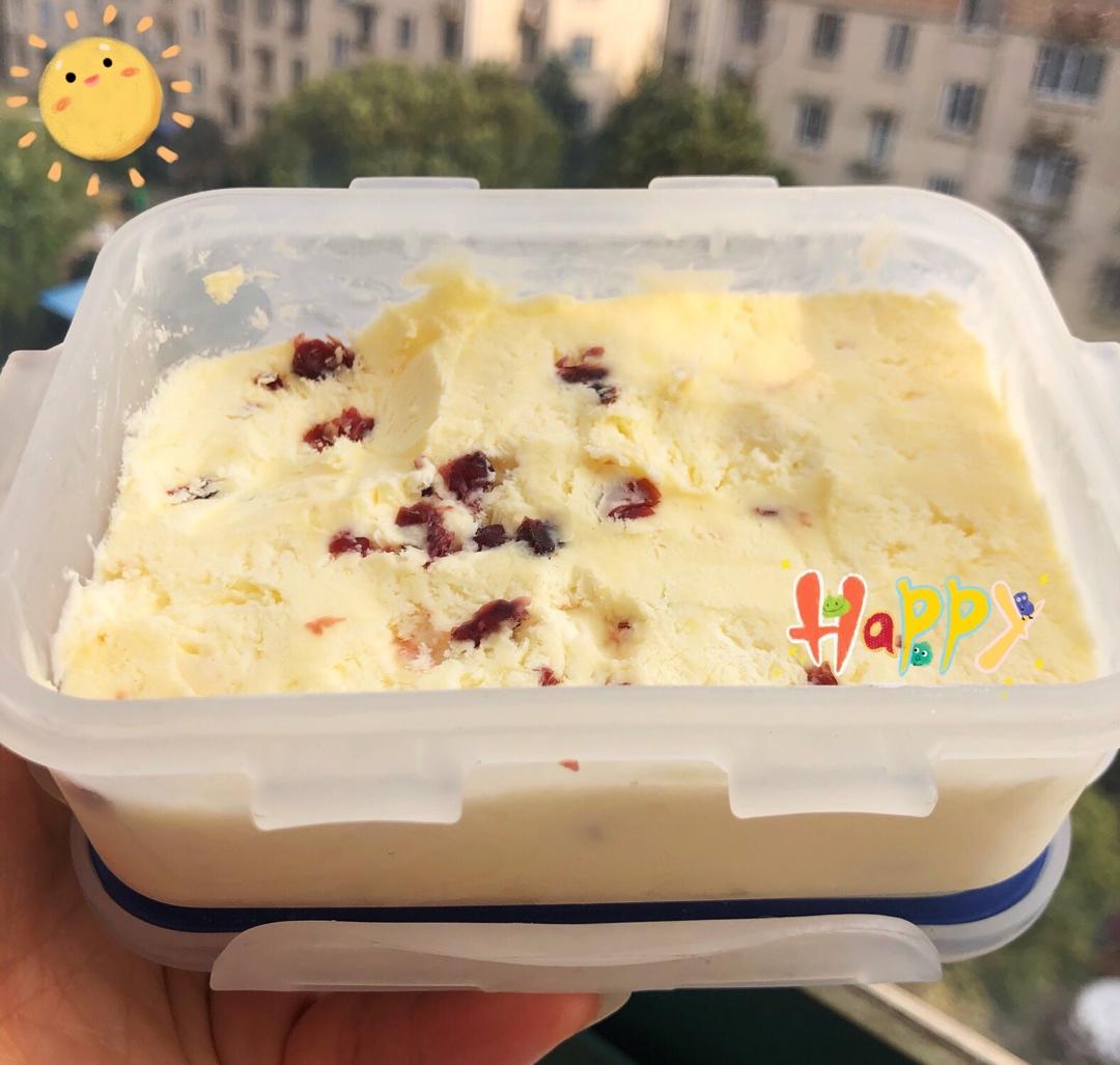 自制冰淇淋（懒人版无需搅拌的冰淇淋）