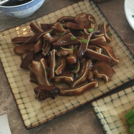 卤猪耳