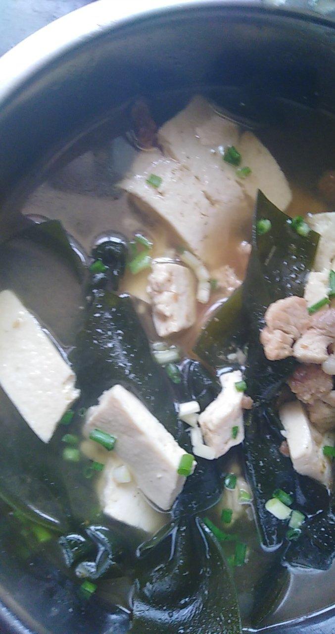 海带豆腐汤