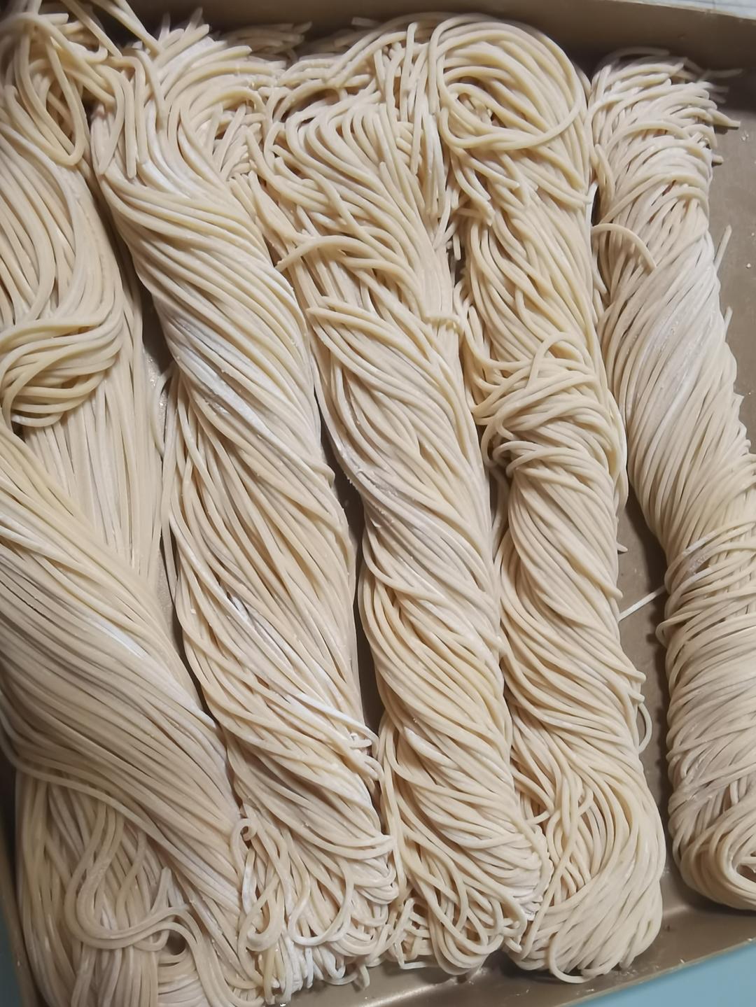 自制鲜面条｜鸡蛋面｜厨师机压面条