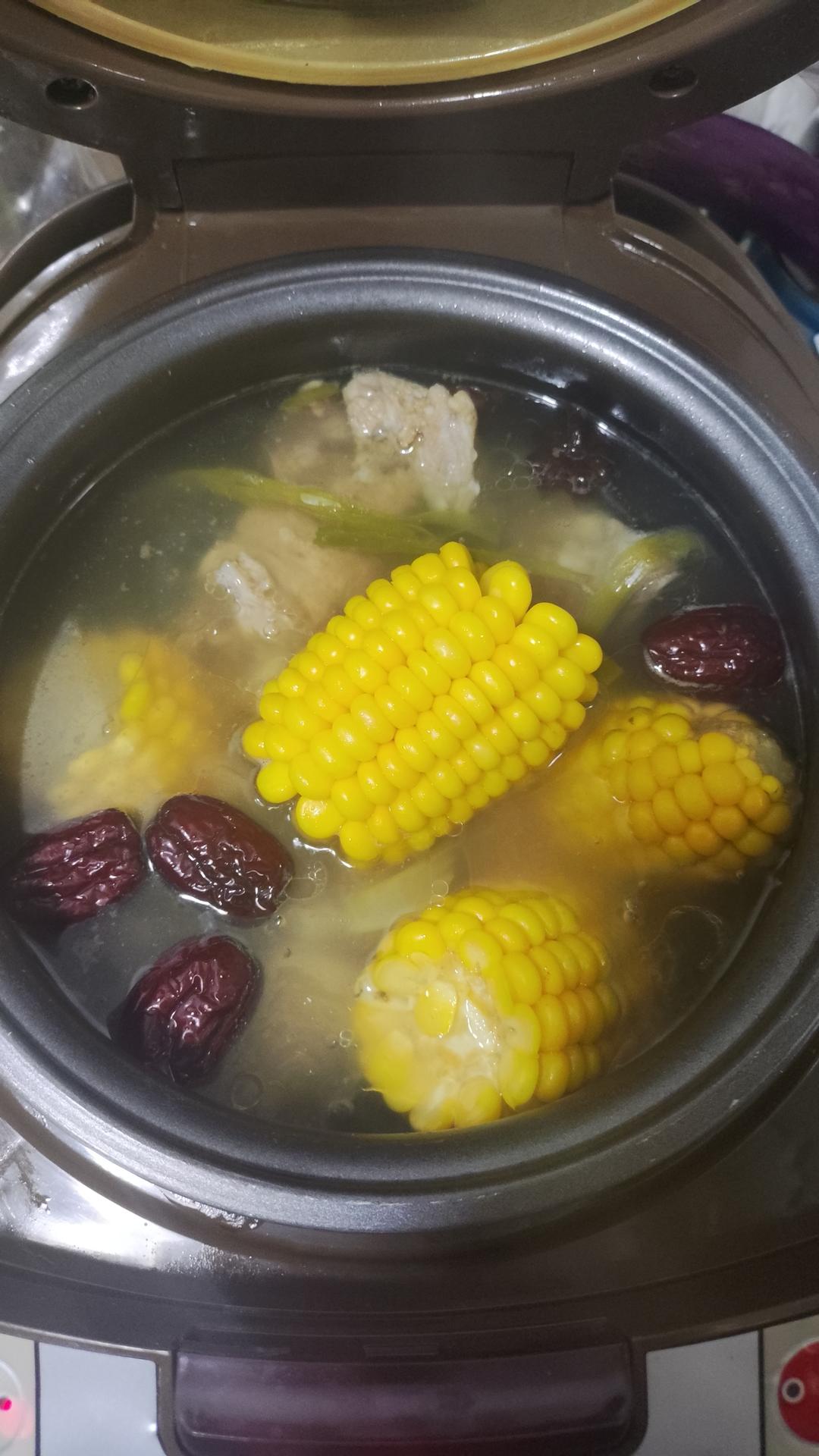 骨头玉米红枣汤