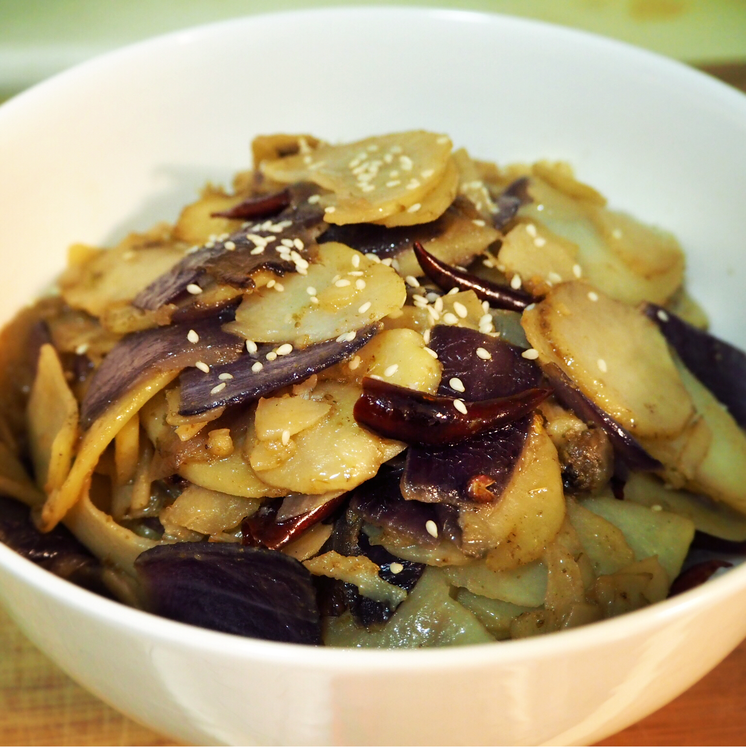 边吃边流泪的「孜然土豆片」
