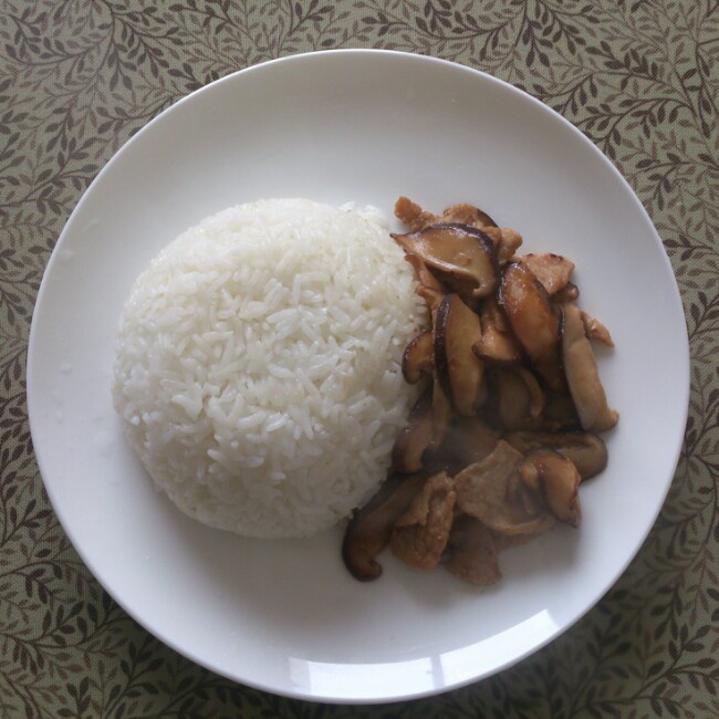 香菇炒肉，超级下饭哦