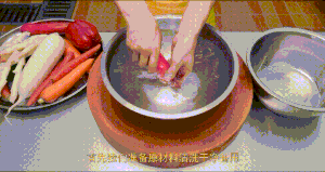厨师长教你：四川“跳水泡菜”的家常做法，酸甜脆爽，开胃解腻的做法 步骤1