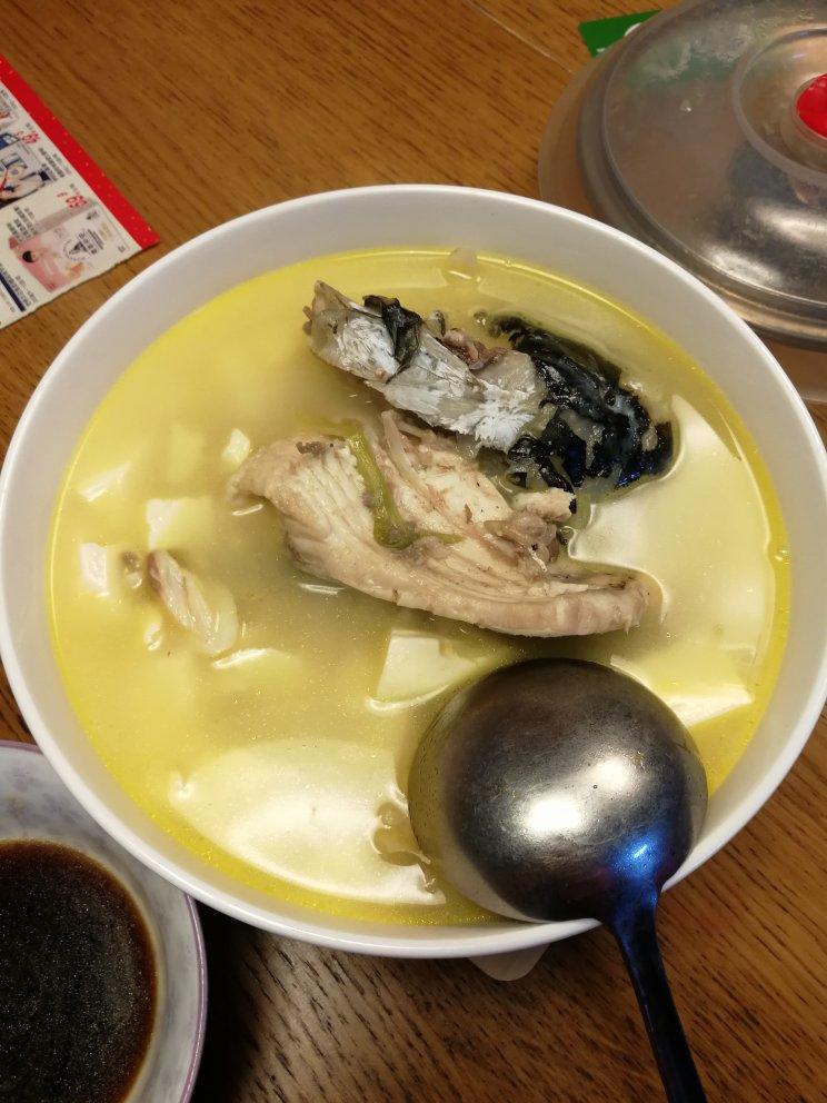 奶白色的汤~麻鲢鱼头火锅