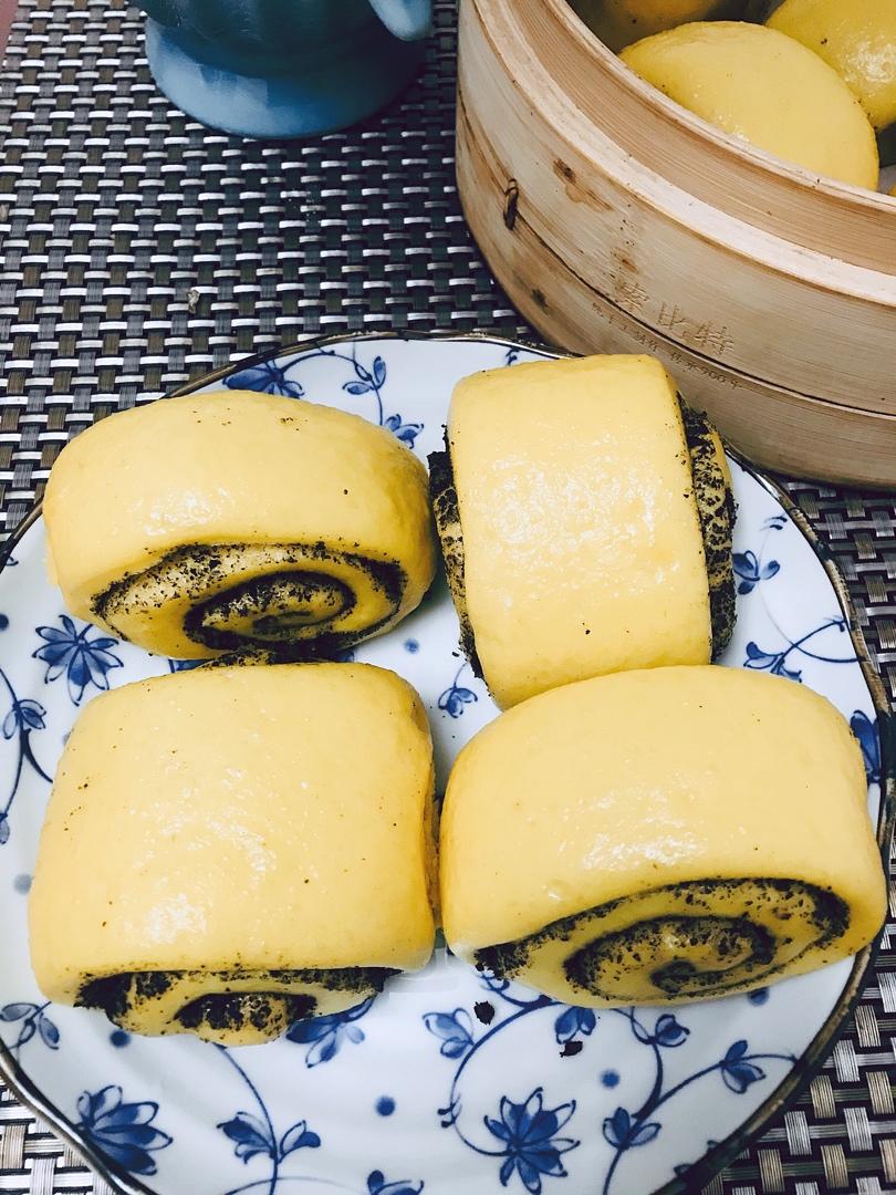 南瓜黑芝麻卷