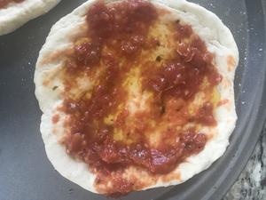 正宗意大利玛格丽特披萨 margarita pizza的做法 步骤2