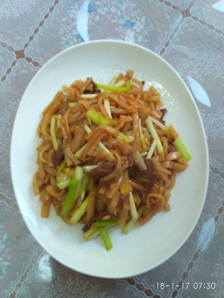 干炒牛河｜美食台