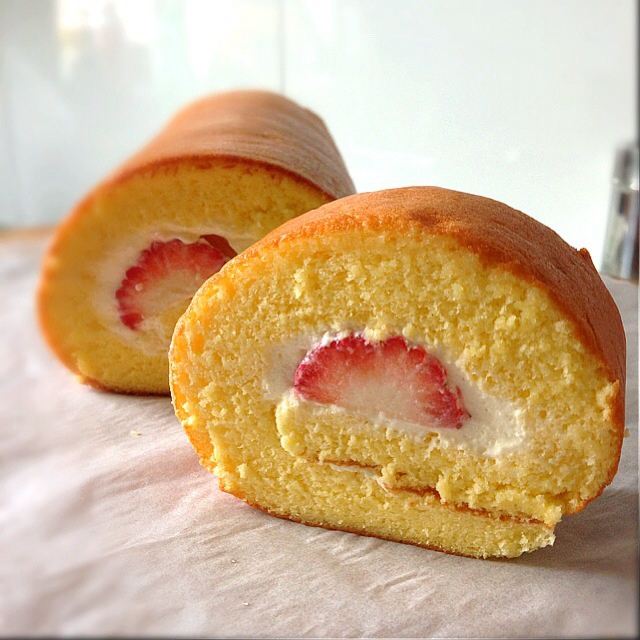 冰心烘焙做的草莓蛋糕卷