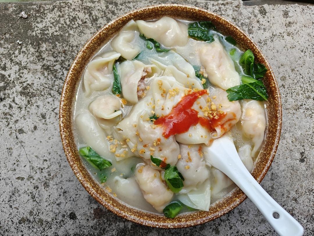芹菜胡萝卜猪肉水饺