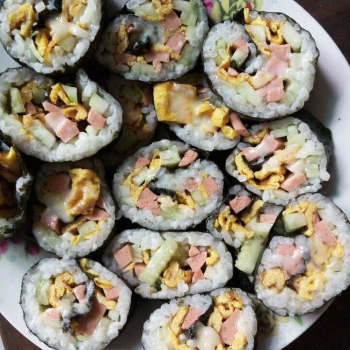 紫菜卷寿司