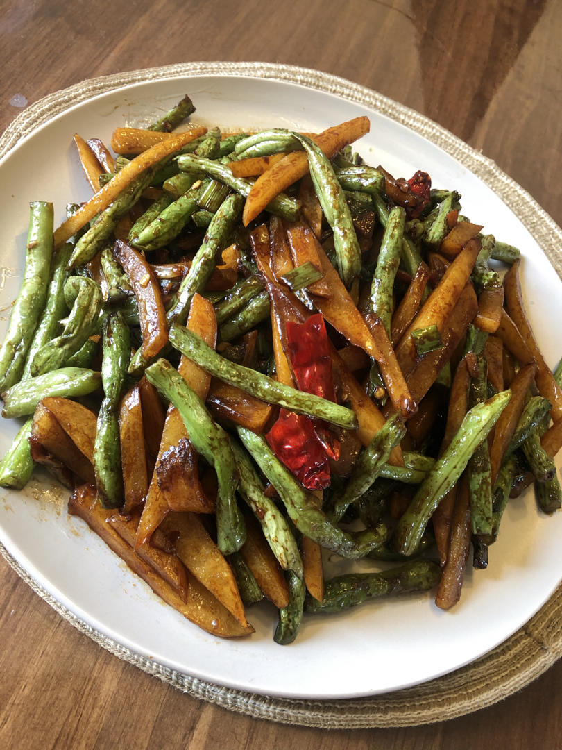 下饭神器❤️ 必须多备几碗米哦！！土豆烧豆角