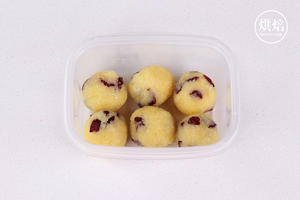 【广式月饼】香而不腻的蔓越莓椰蓉月饼的做法 步骤9