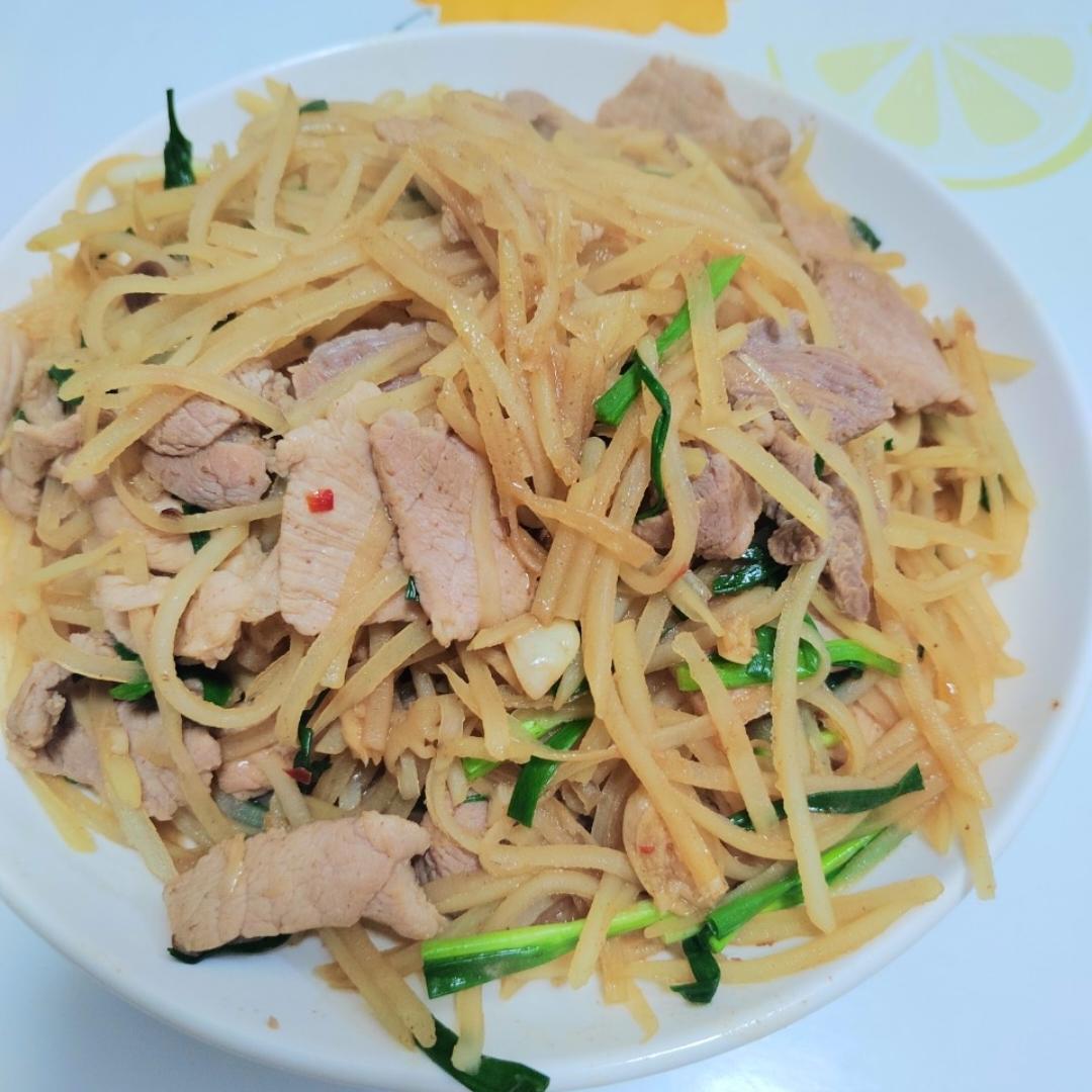 胡萝卜土豆炒肉