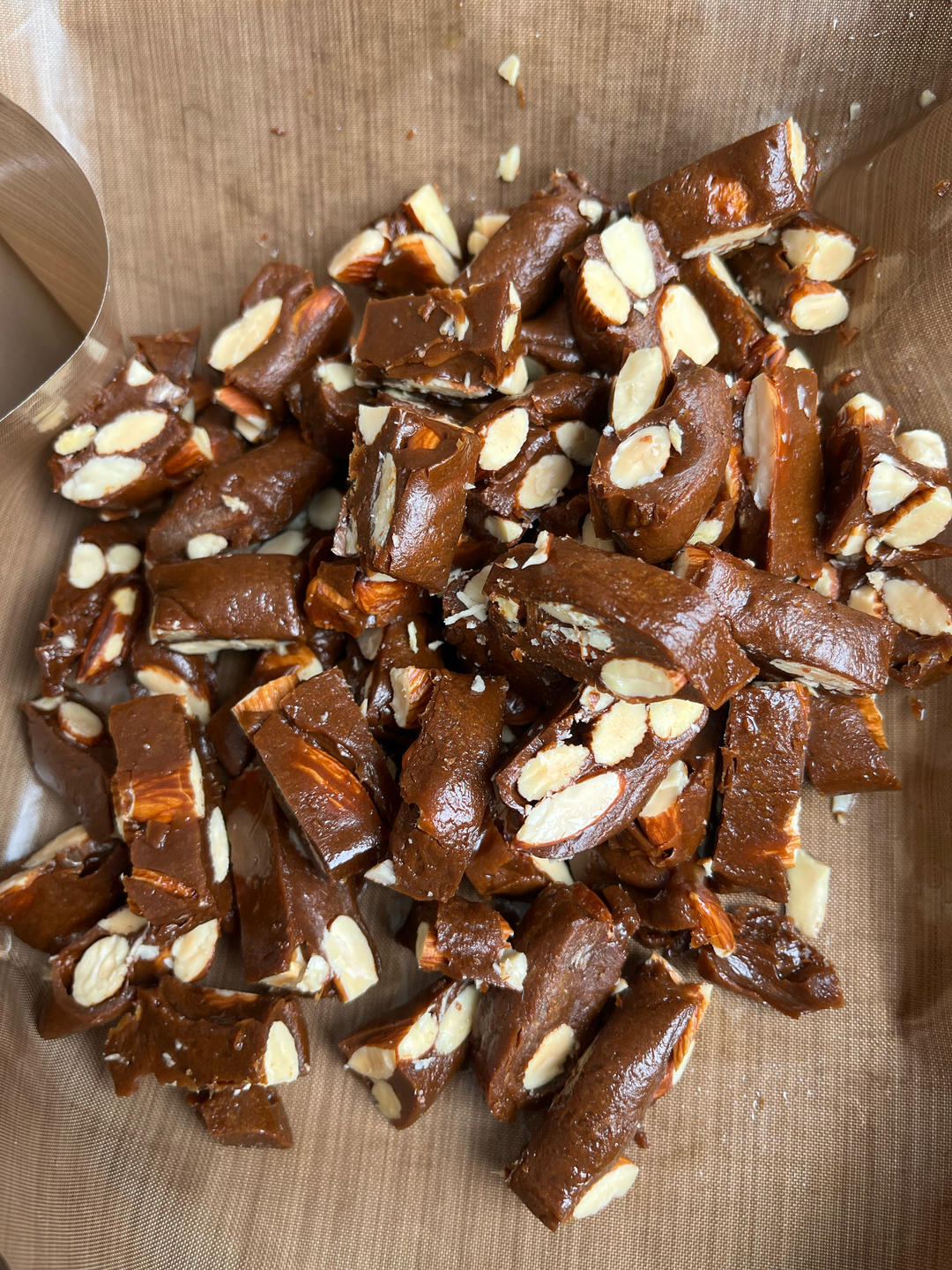 《Tinrry+》焦糖杏仁太妃糖