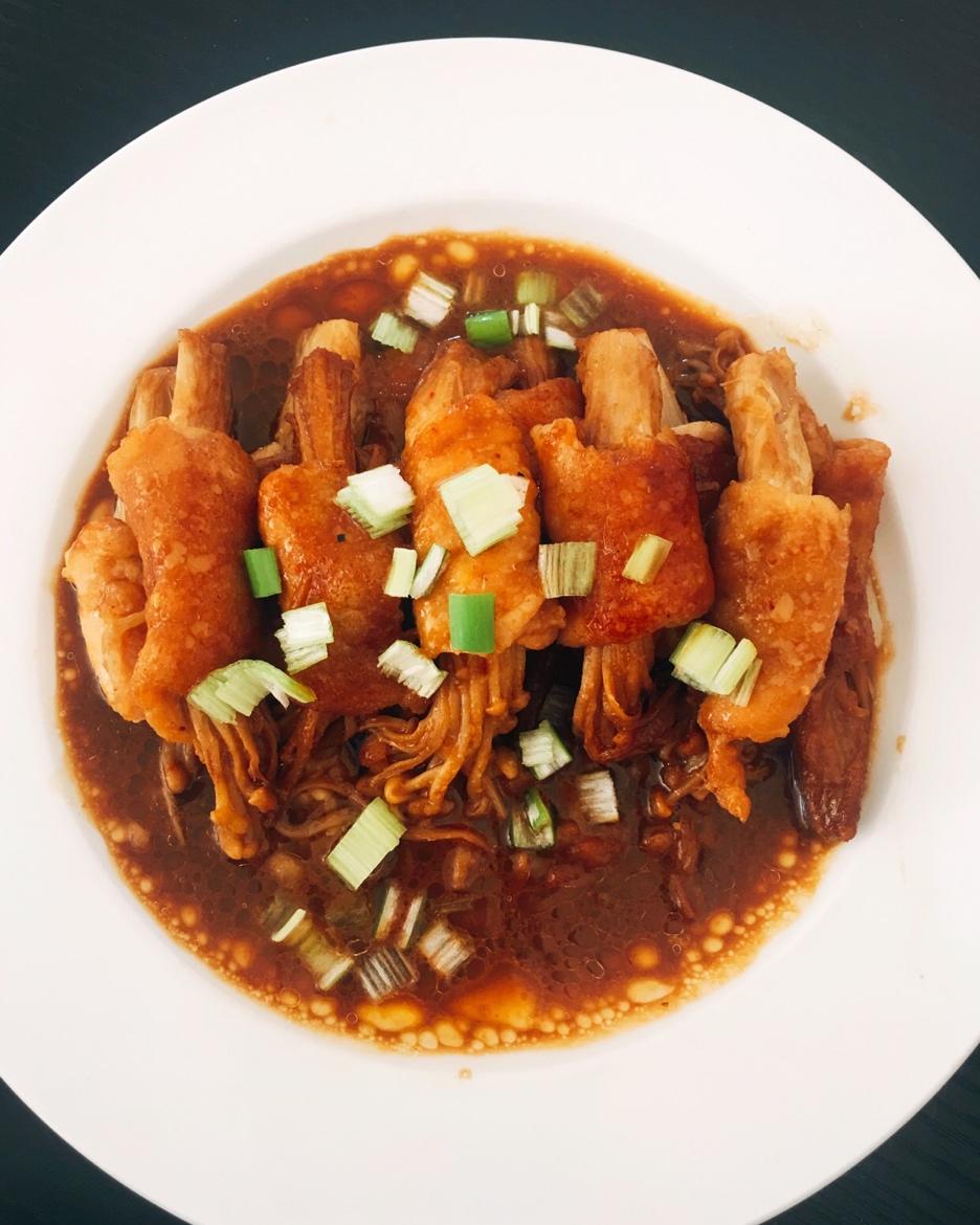 沙茶酱焖里脊金针菇卷