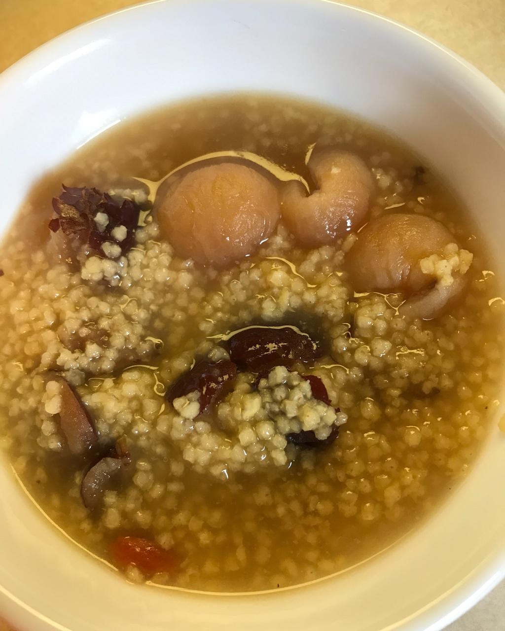 红枣桂圆小米粥