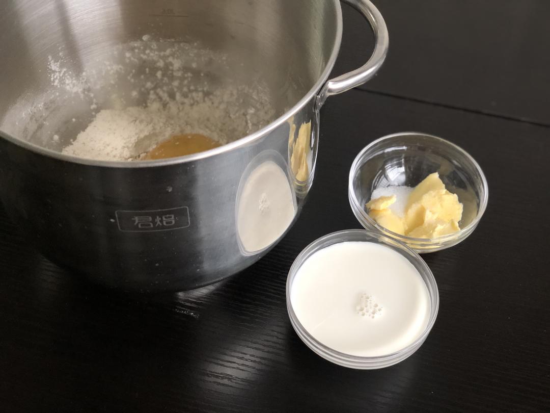 纯奶手撕吐司的做法 步骤1