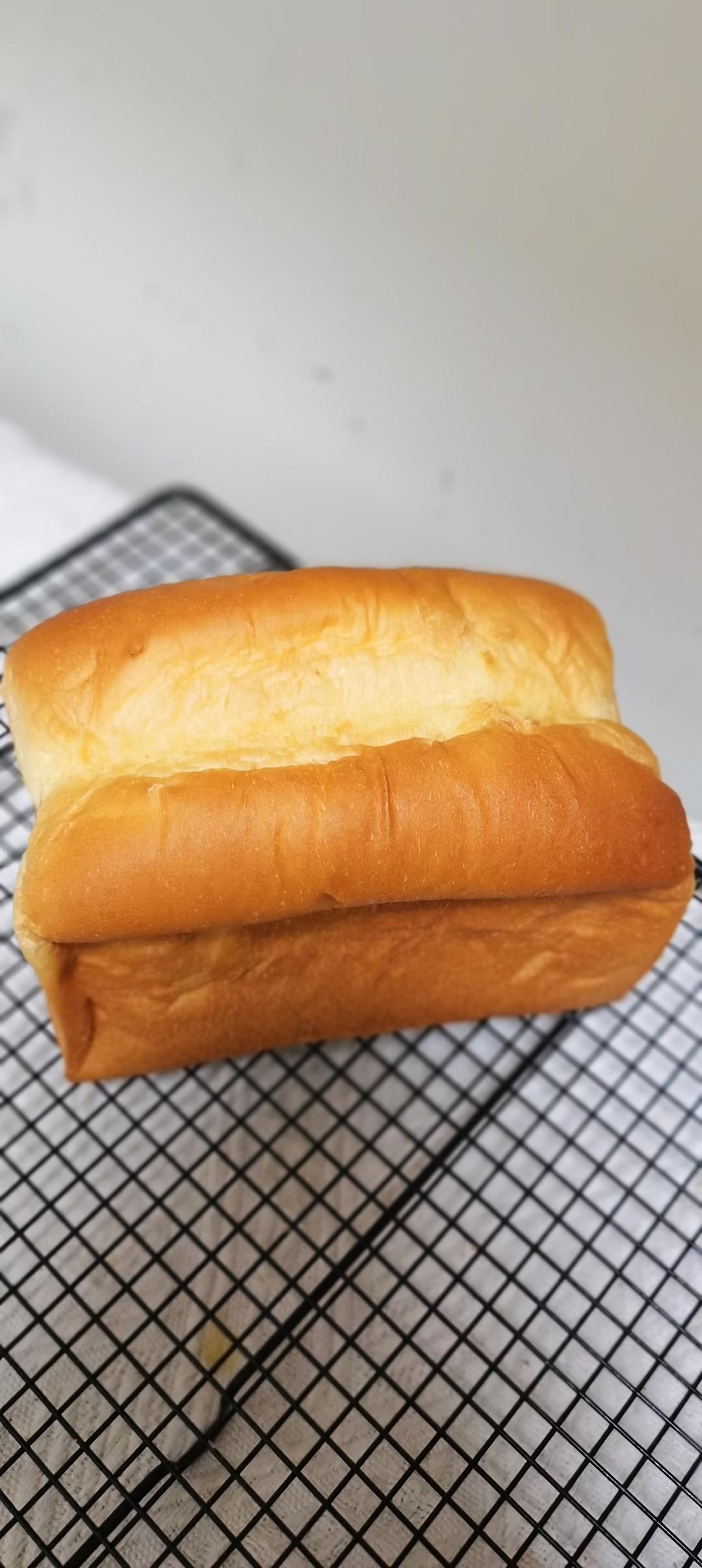 奶油吐司，鲜奶奶油嫩白吐司