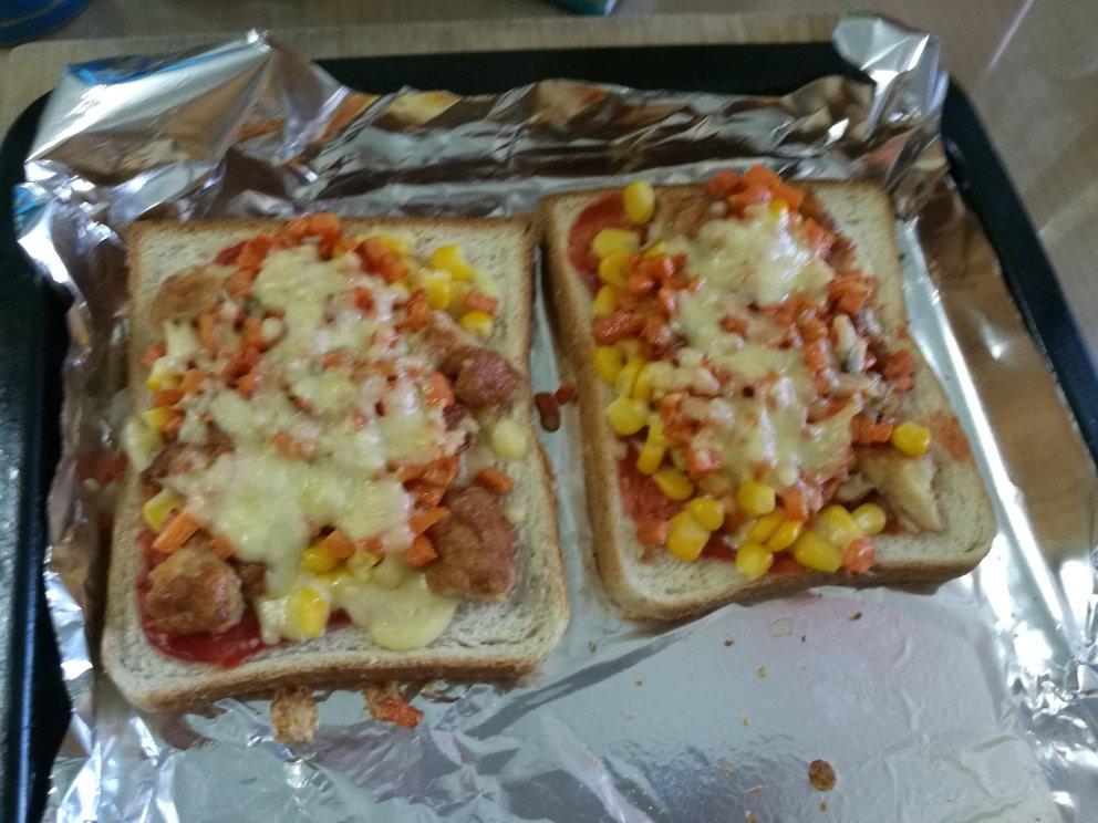 鸡肉玉米吐司披萨