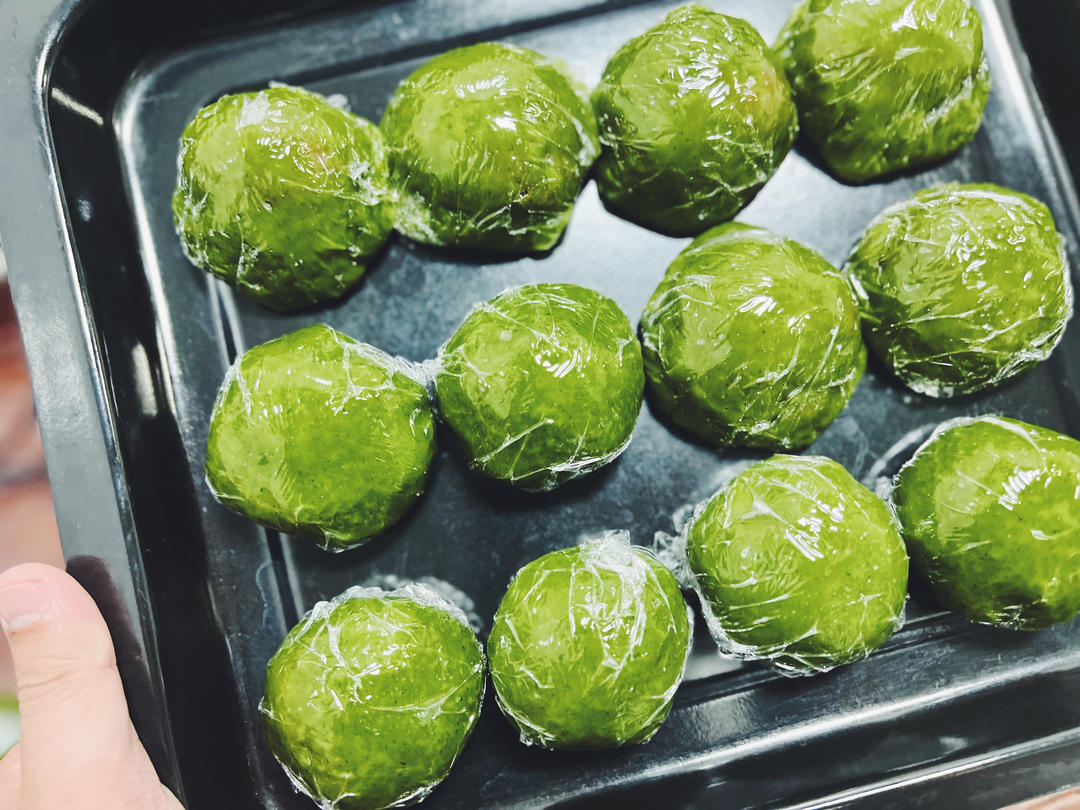 清明必吃的艾草青团