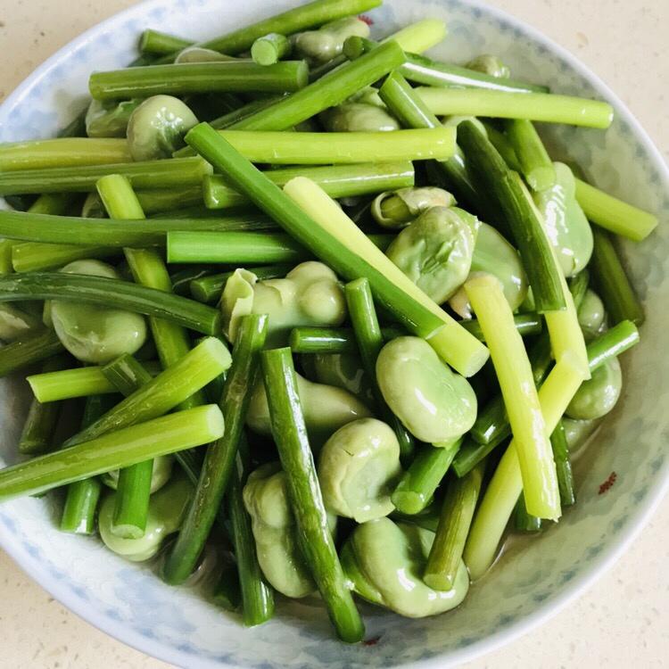 蚕豆炒蒜苗