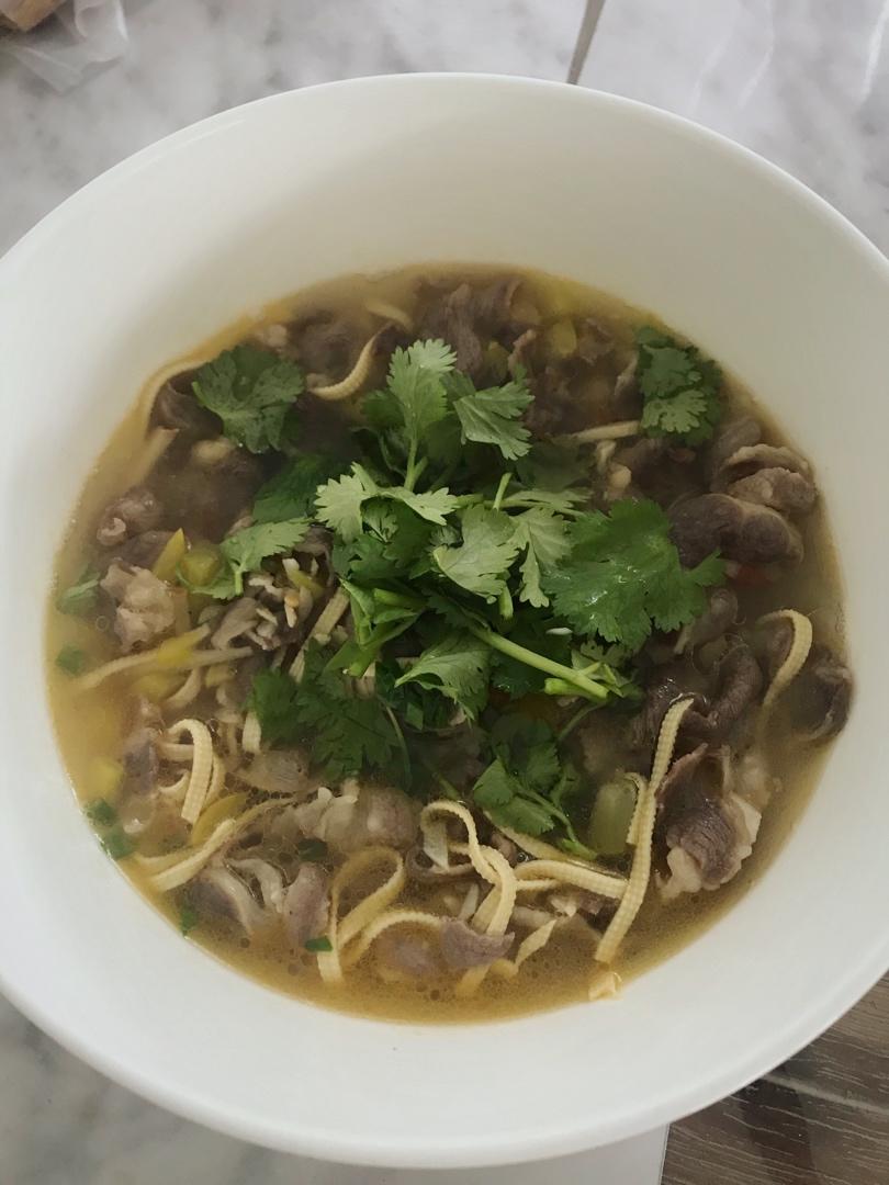 年夜饭必吃的酸汤肥牛