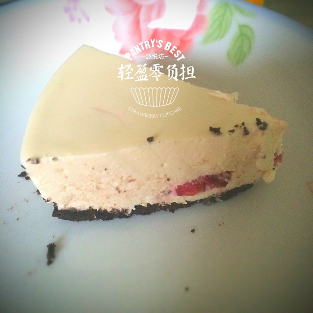 草莓果粒冻芝士蛋糕