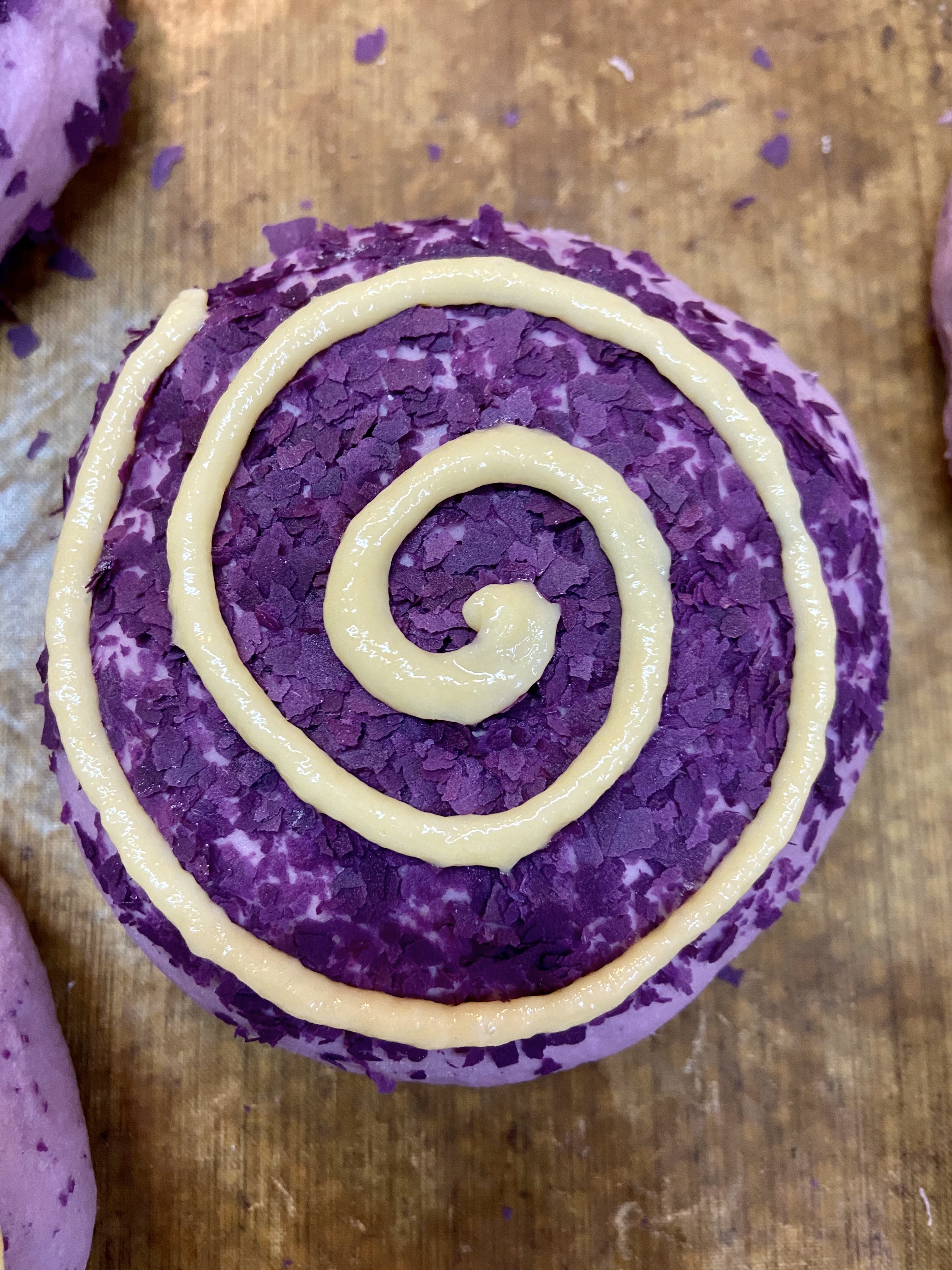 敲好吃的紫薯芋泥面包的做法 步骤5