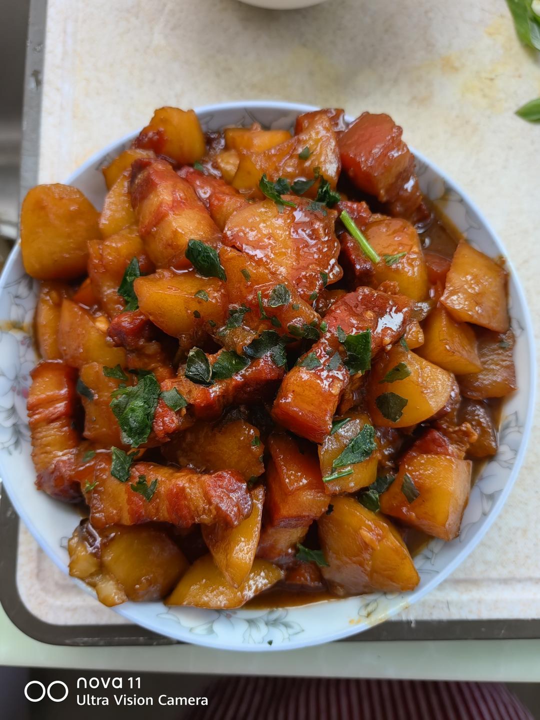 红烧肉炖土豆（丝毫不腻）