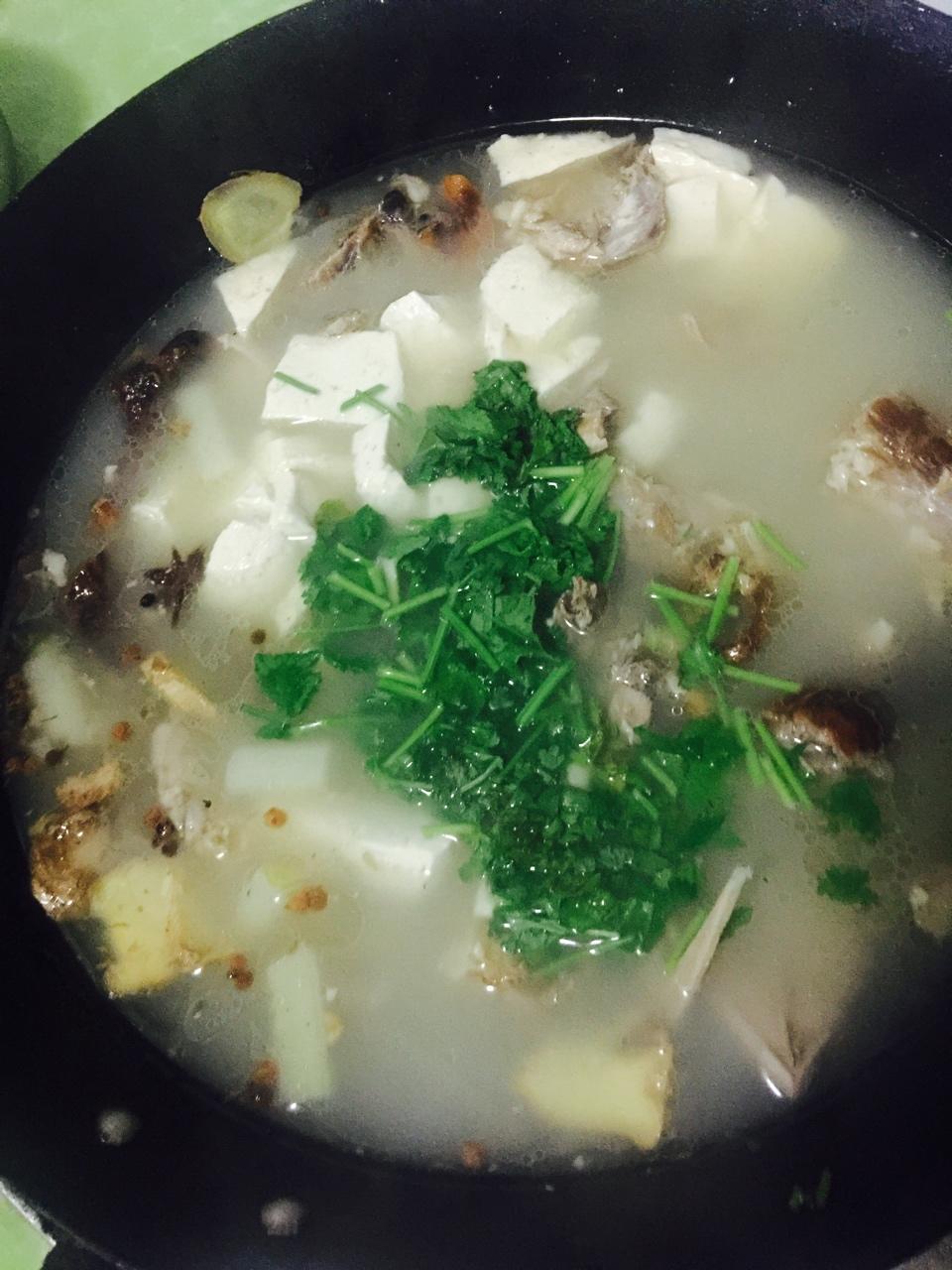 豆腐鸭架汤（汤类）