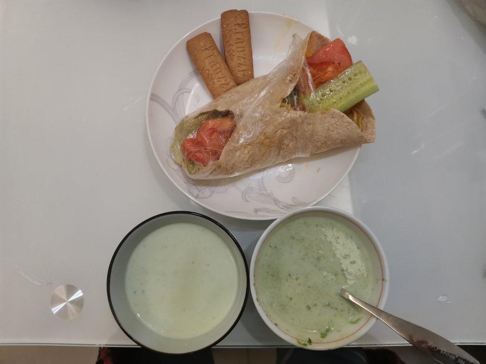 轻食鸡肉卷