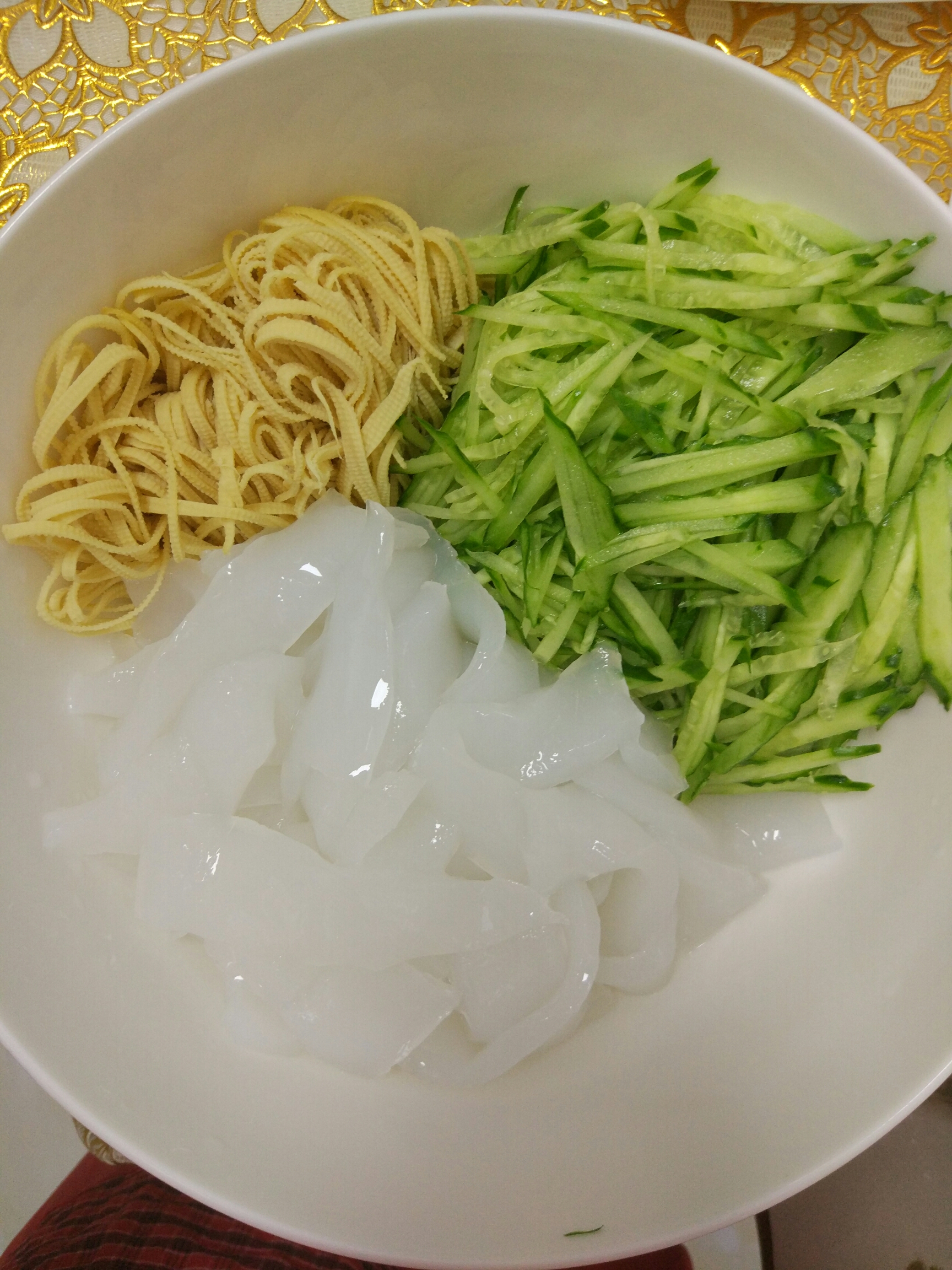 黄瓜干豆腐凉菜的做法