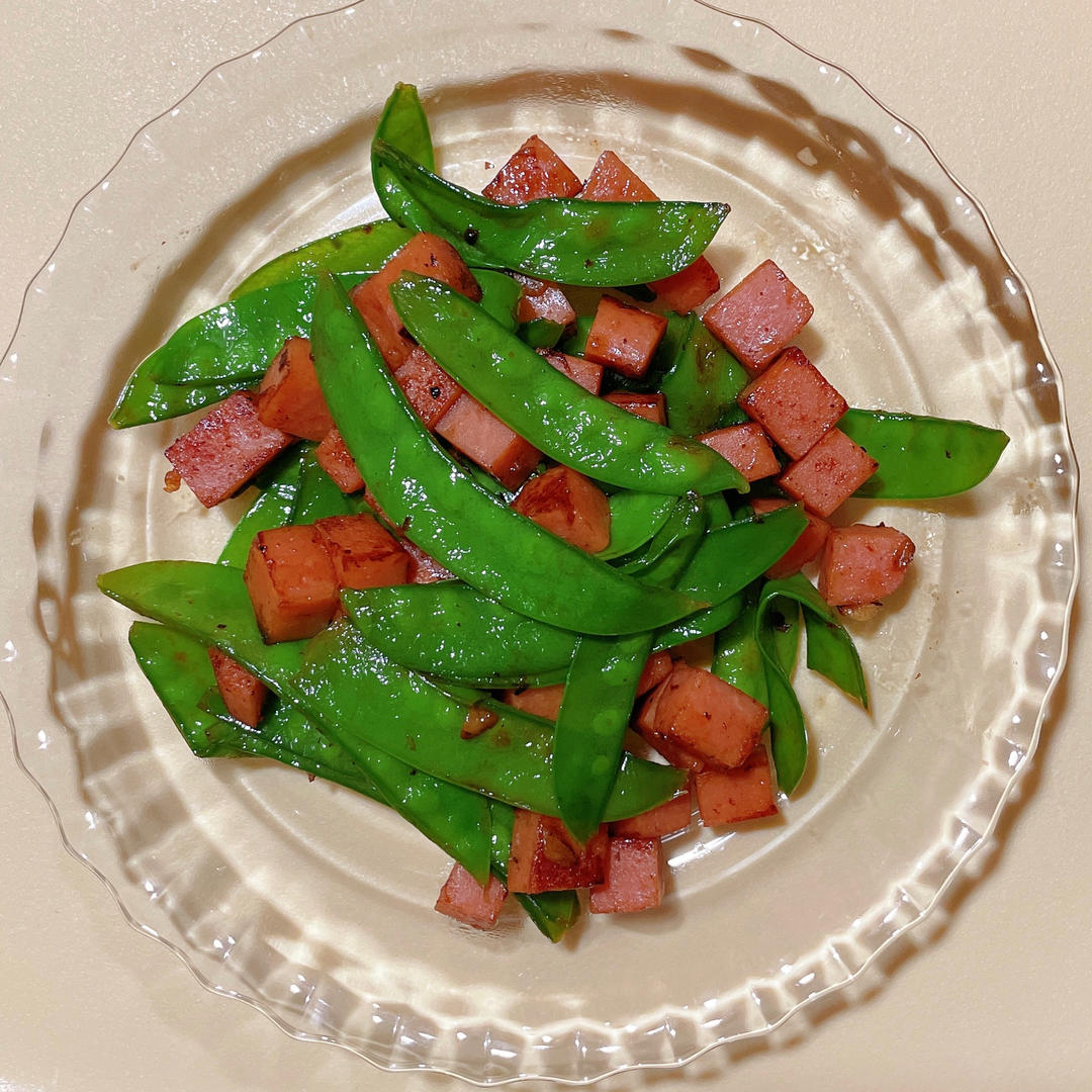 荷兰豆炒香肠