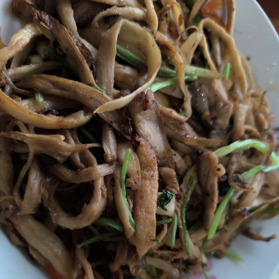 香辣有嚼劲❗️超下饭的干煸杏鲍菇