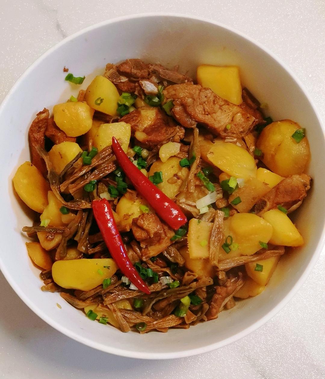 土豆炖排骨