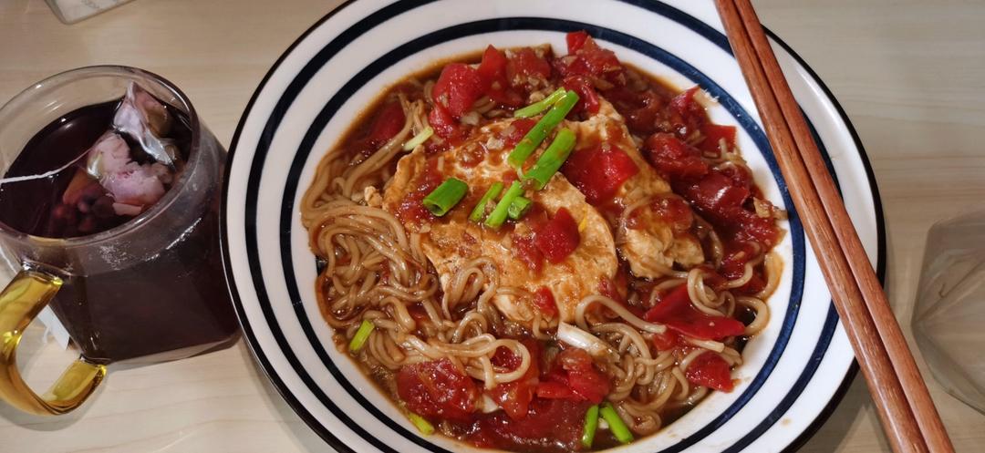 番茄荷包蛋焖面