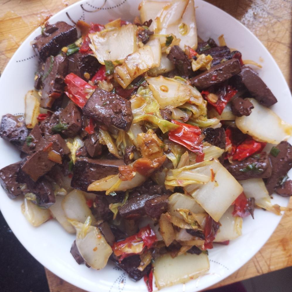 香微辣白菜炒猪血的做法 步骤9