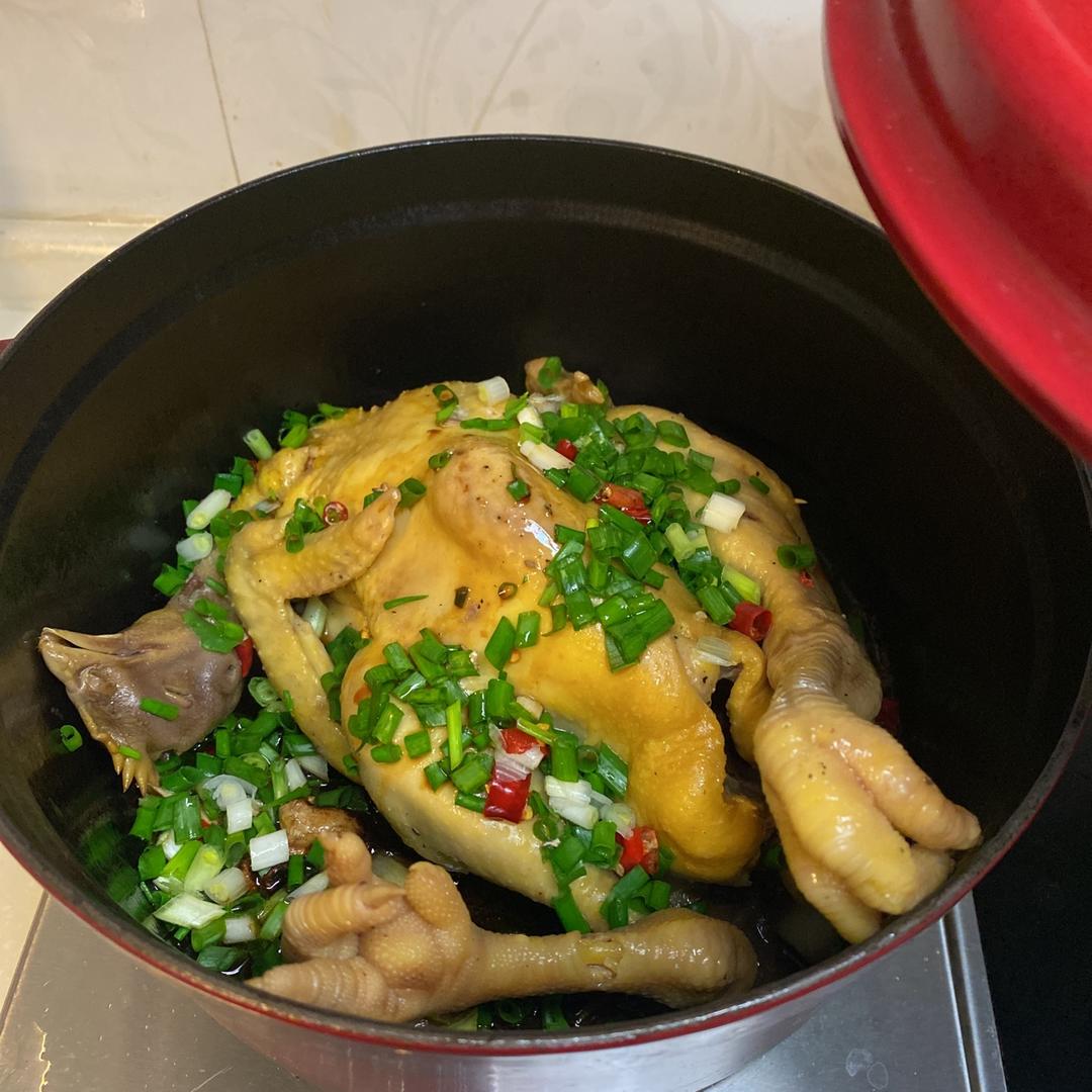 无水葱油童子鸡一一转自微博菜谱（Le Creuset铸铁炖锅）